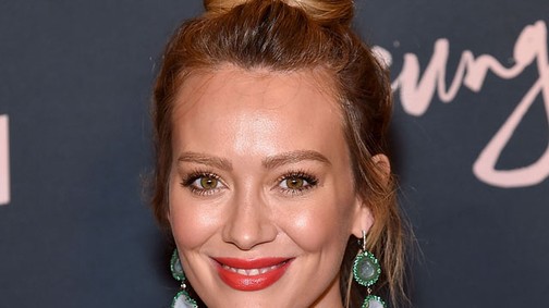 Hilary Duff megmutatta gömbölyödő pocakját!