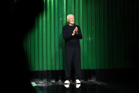 Néma csendben vonultak az Armani modelljei Ukrajna tiszteletére