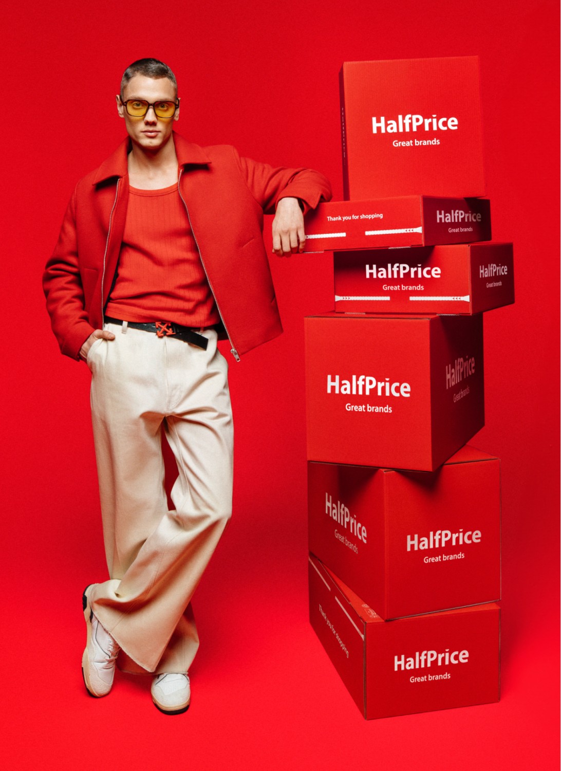 A HalfPrice offprice koncepciója alapján az adott szezonból származó, egyedi darabokhoz juthatsz hozzá sokkal olcsóbb áron