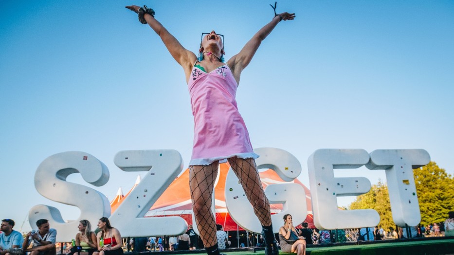 Ahhoz, hogy a Sziget a felhőtlen bulizásról szóljon, tudnod kell, hová fordulj, ha problémád akadna