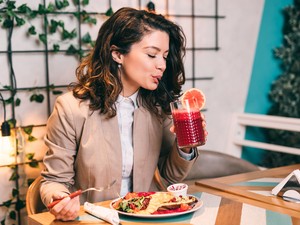 Filléres ital, ami csökkenti a vérnyomást és a szívbetegségek kockázatát: a nyári melegben hűsít és hidratál is