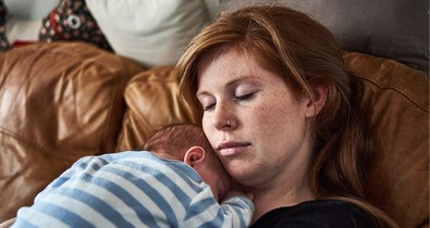 Balkezes létemre megtanultam jobb kézzel enni: az anyaság ilyenekre is megtanít