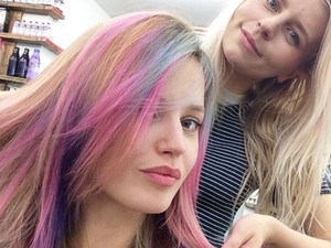 Nagyon buli a topmodell új hajszíne