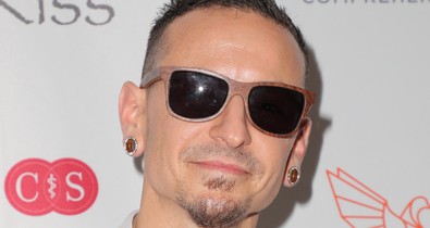 Rettenetes! A Linkin Park énekese öngyilkos lett - Chester Bennington, a Linkin Park énekese halott