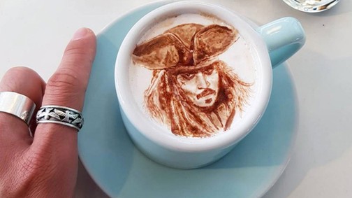 Látjuk, de nem hisszük! Lattére készít elképesztő festményeket ez a barista