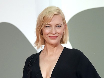 Cate Blanchett is Free SzFE pólóban, meg egy újabb gyönyörű ruhában, amit már korábban is viselt