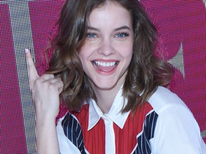 Palvin Barbi kirobbanó formában van: visszafogott szettben is ő a legdögösebb