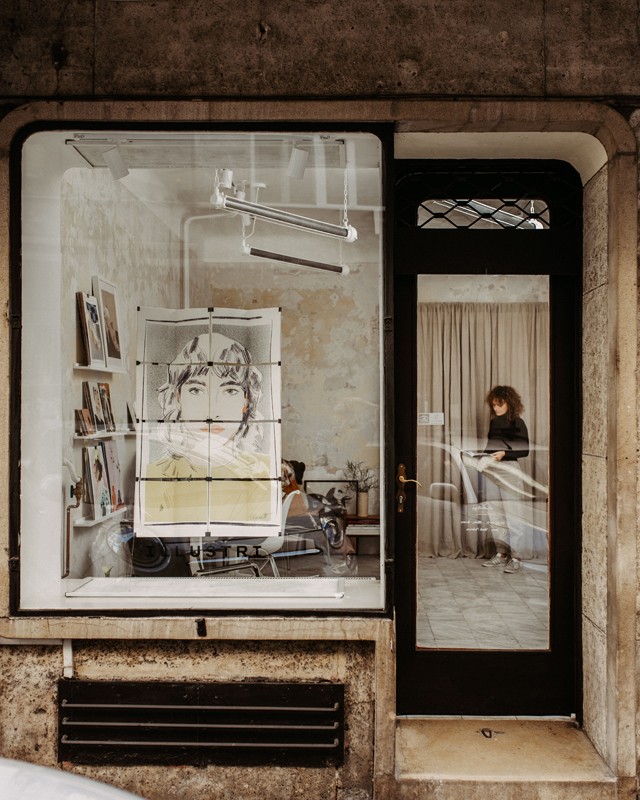 Dobd fel a falad divatillusztrációkkal: interjú Hajdú Anettel, az Illustri Studio tulajdonosával