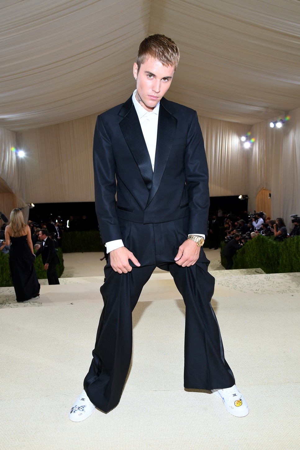 Justin Bieber és Hailey Bieber feltekerték a stílusmérőt a Met gálán