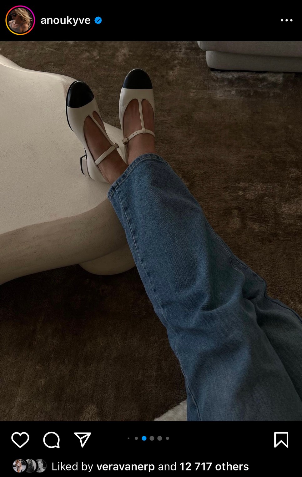 A farmer most Mary Jane cipővel hódít.