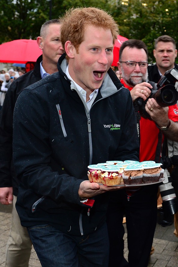 Te kis édesszájú! Már azt is tudjuk, hogy György herceg hihetetlen grimaszait kitől örökölte.