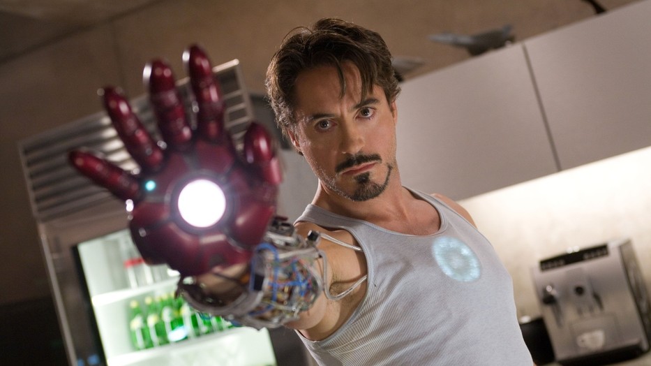 Köszönj el szépen Robert Downey Jr. dús Vasember-frizurájától, a színész ugyanis kopasz lett