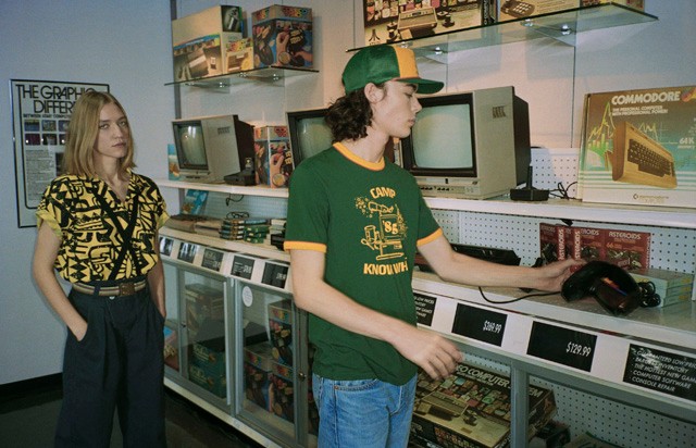 Úgy öltözhetsz, mint Eleven és Dustin! A Stranger Thingsben látható ruhák a Levi´s kollekciójában