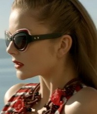 Szex, tenger, YSL és Enikő