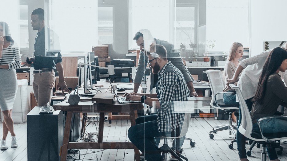 Egy jó munkahelyen érnek örömök, elégedettséget érzel időnként és egy támogató közegben vagy