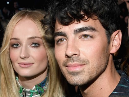 Dobj el mindent! Joe Jonas és Sophie Turner első babájukat várják