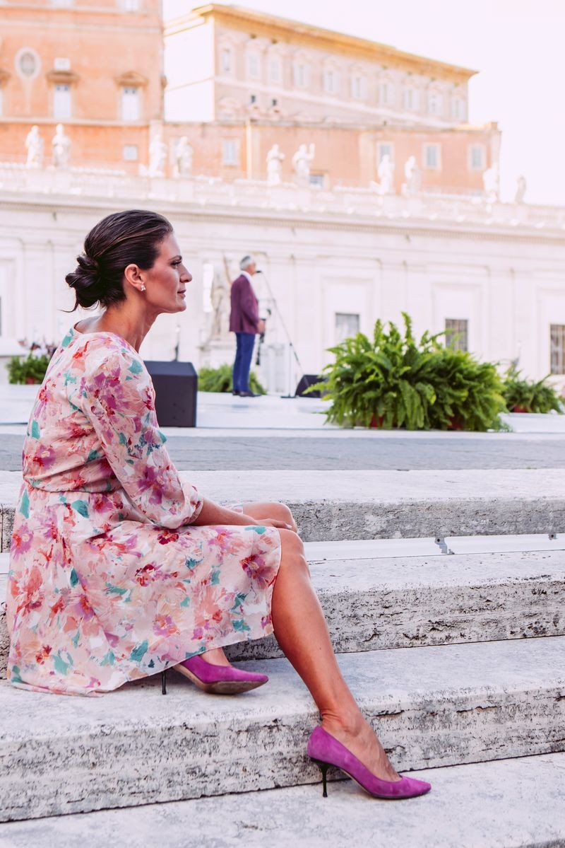 Soha nem szeretett ítélkezni, inkább nyitott, művészetkedvelő hallgatóként élvezi a klasszikus zene világát, és mindig az előadóművész szívét érzi meg a zenében