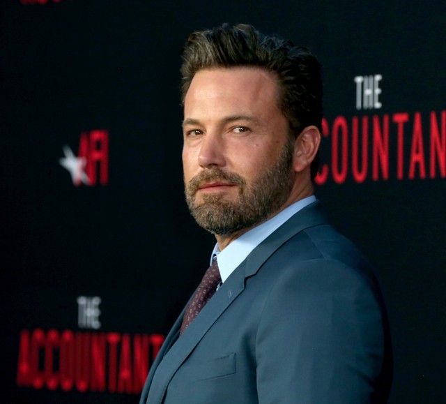 Most már hivatalos: Ben Affleck új szerelme a gyönyörű Bond-lány