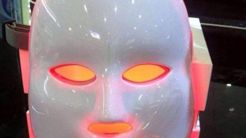 Új szépségtrend! Megőrülnek a horrormaszkért a sztárok