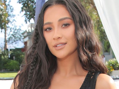 Shay Mitchell óriási pocakjának köszönhetően sokkal magabiztosabb mint valaha