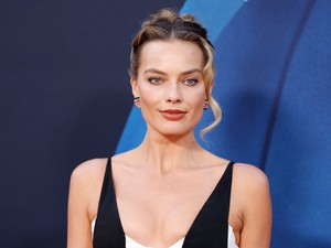 Margot Robbie álomszép ruhájából csak úgy árad a meztelenség, nem lehetett másra figyelni a vörös szőnyegen