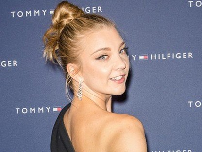 Gyönyörű volt a Trónok harca babaarcú színésznője ebben a különleges ruhában