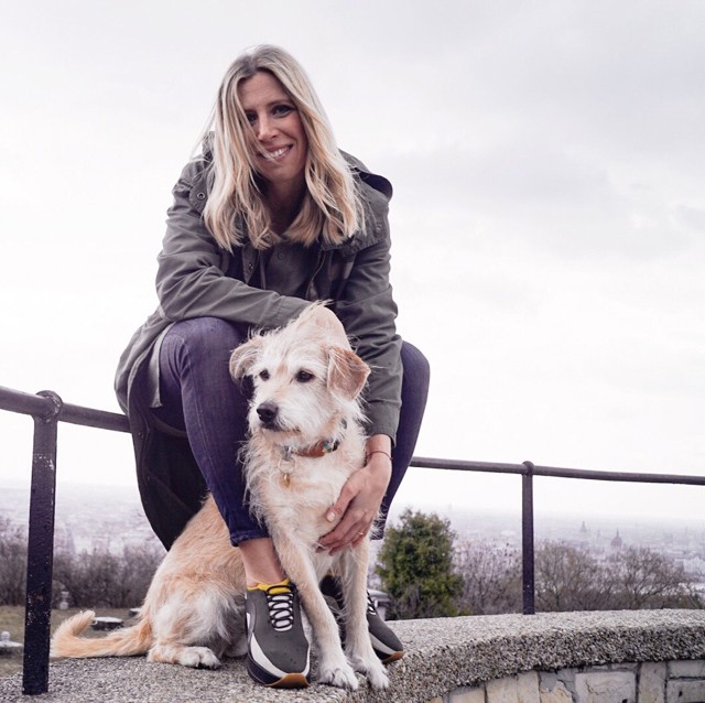 Egy igazán kényelmes szettel kezdi a hetet Cakó Kinga