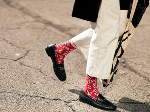 Hivatalosan is ez lett 2025 legstílusosabb zokni trendje