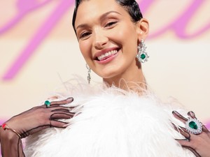 Mint két tojás: Bella Hadid úgy döntött, Cher hasonmása lesz! 