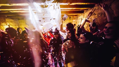 Exkluzív: a hollywoodi sztárok őrületes halloweeni partikon bukkantak fel - Mi is bejutottunk az egyikre