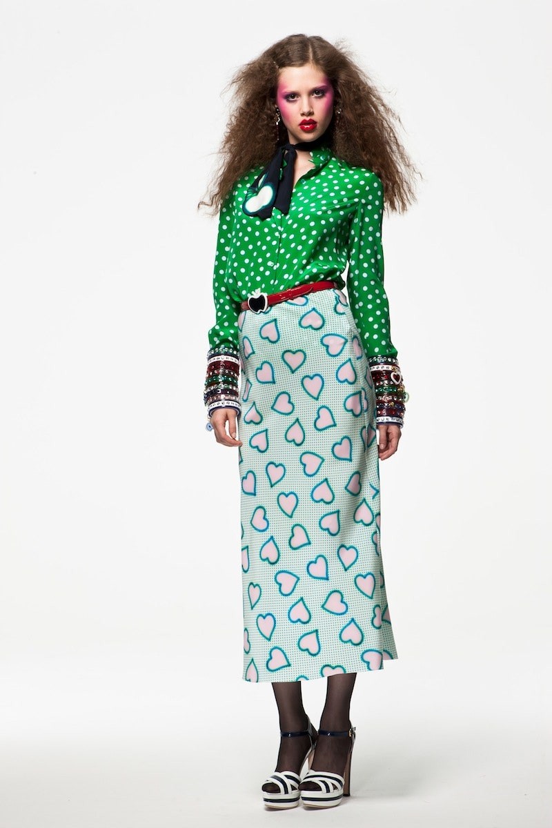 Miu Miu 2011-es resort gyűjteményében a hétköznapokon viselt, szívecskés darabok is megjelentek. 