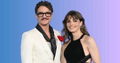 Fotón, ahogy Pedro Pascal épp megmutatja a vörös szőnyegen, hol kezdődik az igazi szeretet és tisztelet