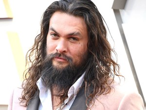Szörnyű: Jason Momoa magángépe kigyulladt, majdnem tragédia történt