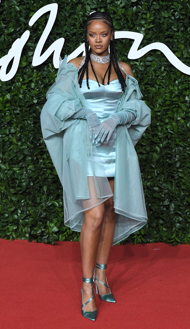 Ezek a színek hódítanak idén nyáron a sztárok gardróbjában - építsd bele a tiedbe is!