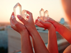 Ezek a Kos jegyűek kristályai