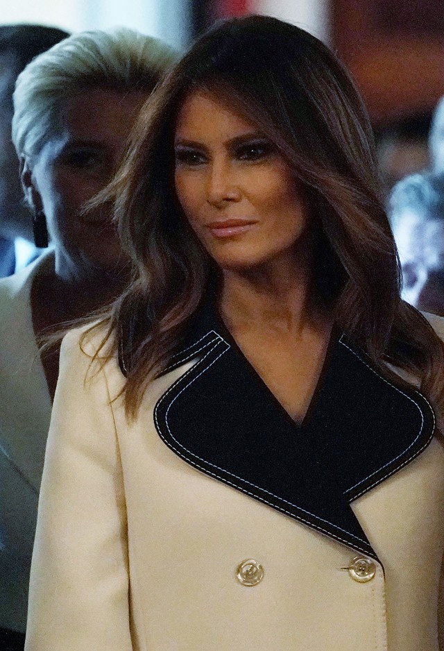 Mi a fene történik Melania Trump hajszínével?