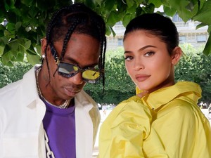 Kylie Jenner és Travis Scott azért még betankolt ékszerből a születésnap után