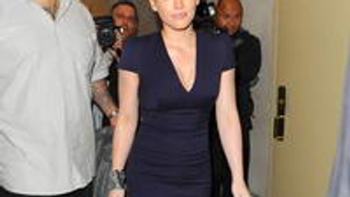 Írónő lett a tinisztárból