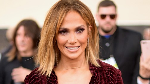 Jennifer Lopez kenterbe veri Rapunzelt ezzel a hajkoronával
