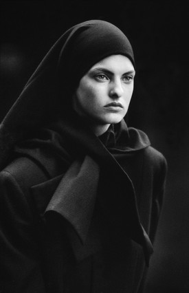 Peter Lindbergh: Linda Evangelista, Comme Des Garçons, Nancy, France, 1988 