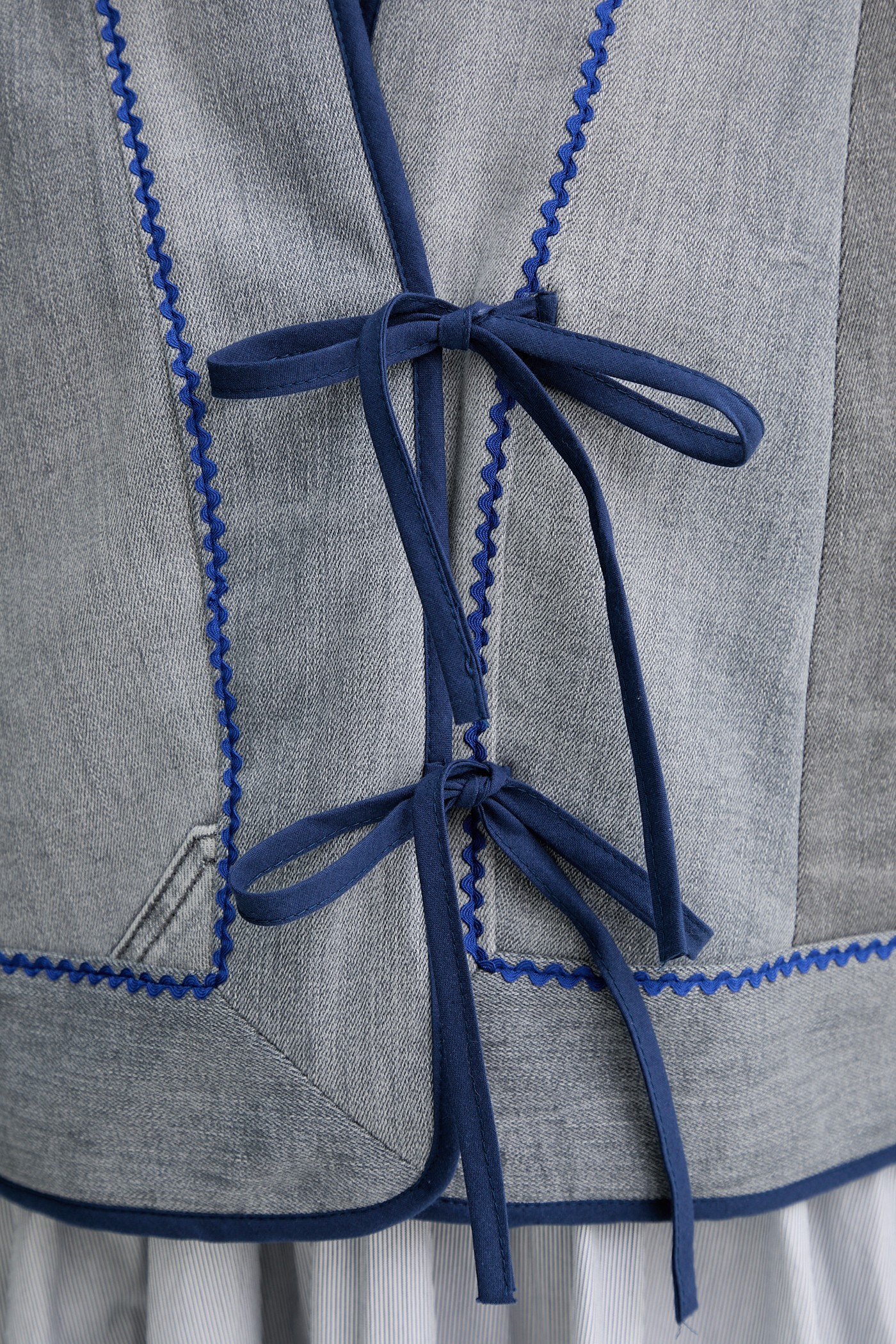 Selejtből statement – a régi farmerek új életre kelnek az Answear × INTU kollekcióban. Ez nemcsak divat, ez egy szemléletváltás.