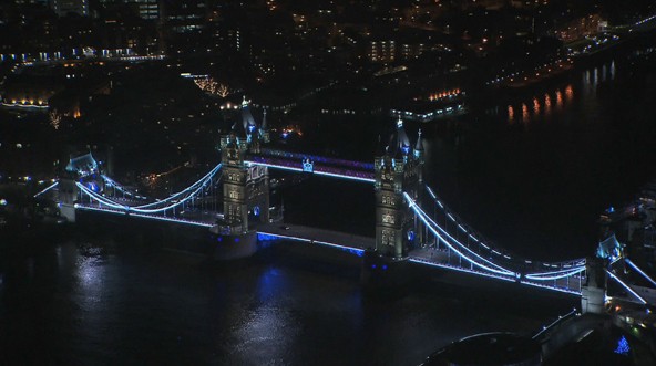 A lélegzetelállító kilátás a The Shard-ból a Tower Bridge-re. Ha az ember körbenéz, egész Londont bepásztázhatja a szemeivel.