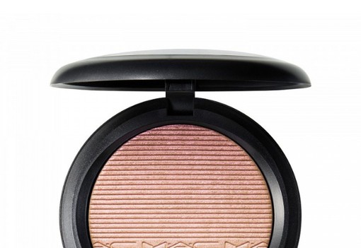 Ragyognál, mint Francesca Bridgerton? 8 ikonikus highlighter, amivel bájos csillogást kölcsönözhetsz az arcodnak