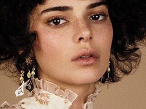 Kendall Jenner afro frizurája kiütötte a biztosítékot az embereknél