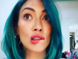 Karantén-hajfestés az új őrület: ezek a sztárok váltottak extrém hajszínre