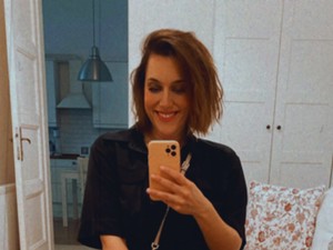 Munkával és lánybúcsúval zárja a színésznő a hetet