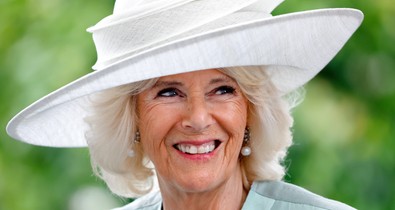 Kamilla királyné élete legszebb ruhájában ragyogott Franciaországban