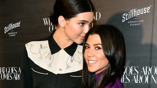 A Kardashianok beragadtak a hóba kocsijukkal, videó is készült a nagy elakadásról