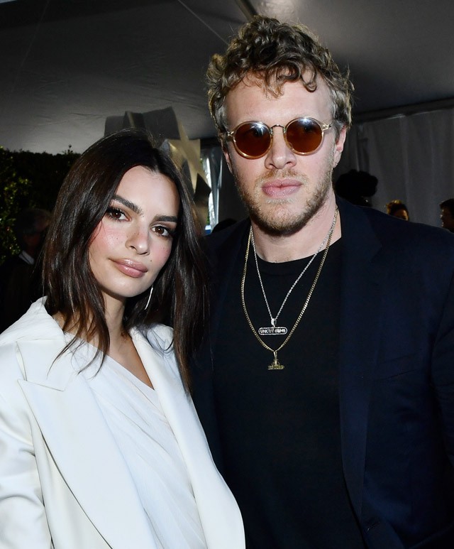 Emily Ratajkowski és férjének kontrasztos szettje a legmenőbb dolog volt a vörös szőnyegen