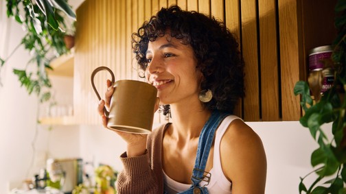 Bizarrul néz ki, mégis ez az egyik legegészségesebb tea a világon: csökkenti a koleszterinszintet és véd a cukorbetegségtől